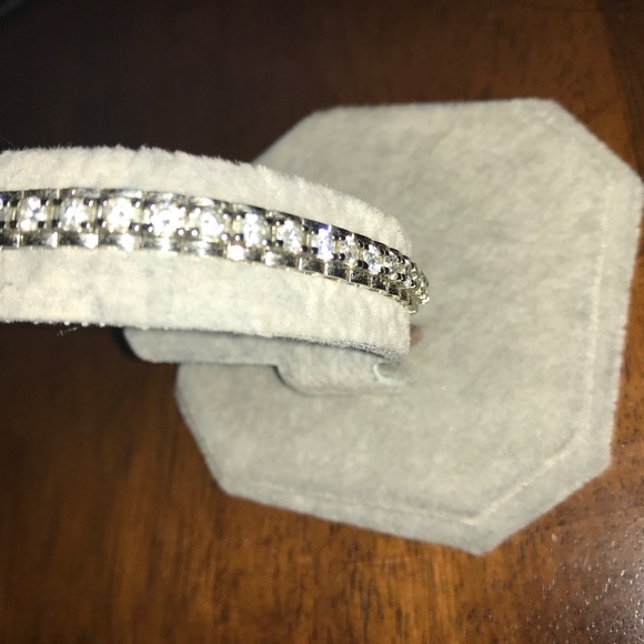 Silvertone cubic zirconia tennis bracelet - Picture 1 of 3